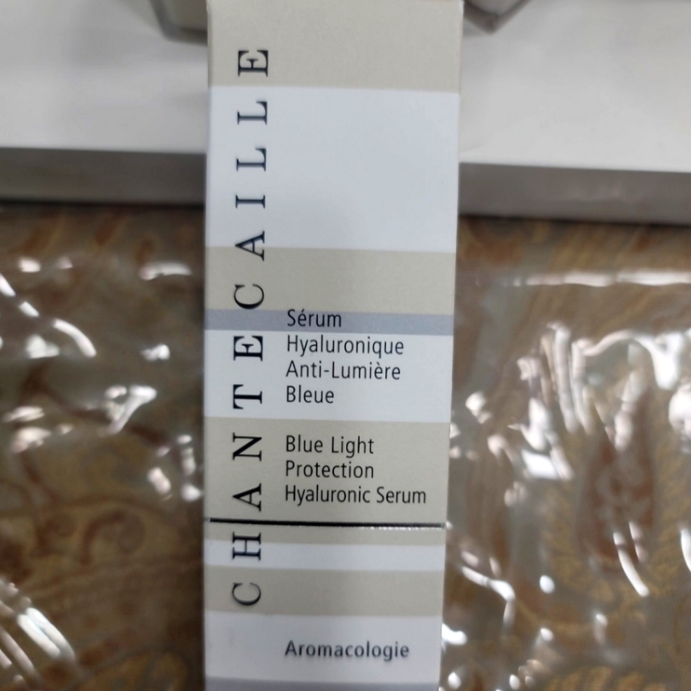 Chantacaille Blue light Hyaluronic Serum